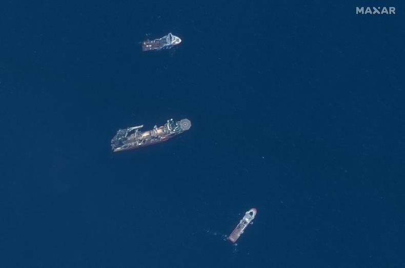 Imagem de satlite mostra embarcaes no trabalho de busca