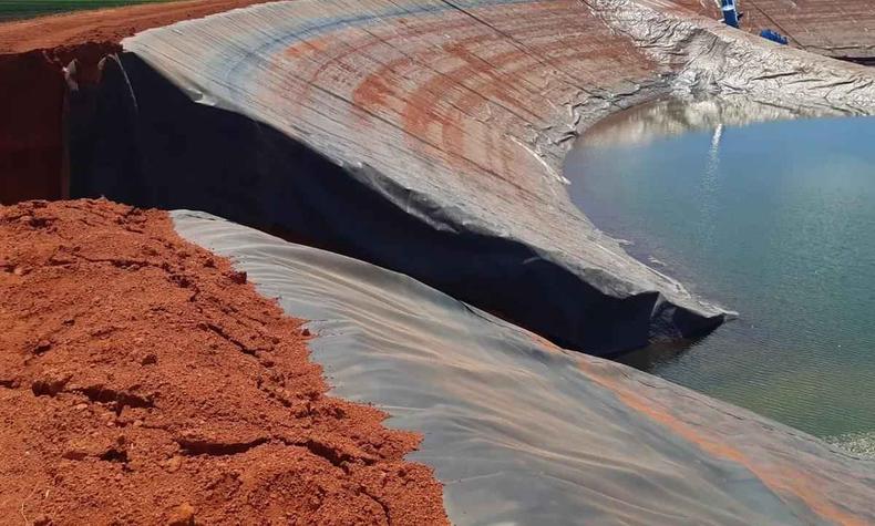Barragem comportava 300 milhes de litros de gua