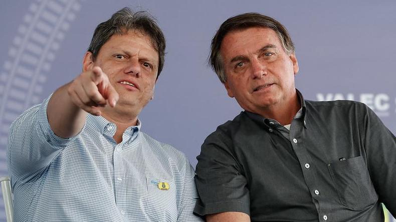 Tarcsio ao lado do ento presidente Bolsonaro