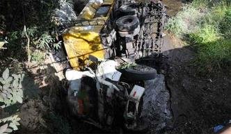Motorista e carona ficaram presos �s ferragens e morreram no local(foto: Paulo Filgueiras/EM/DA Press)
