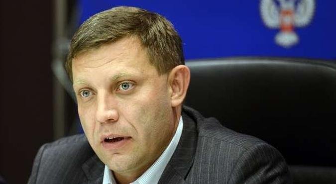 O l�der rebelde Alexander Zakharchenko falou � imprensa neste domingo(foto: Alexander KHUDOTEPLY / AFP)