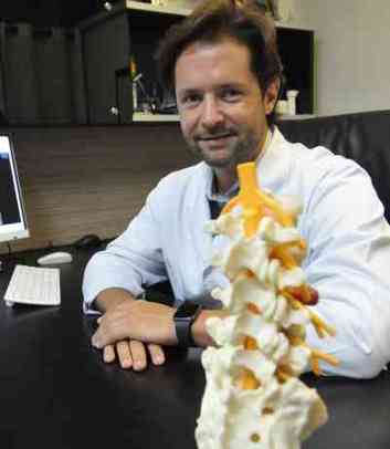 O ortopedista Daniel Oliveira