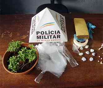 Material estava na casa de um dos menores(foto: Polcia Militar (PM)/Divulgao)