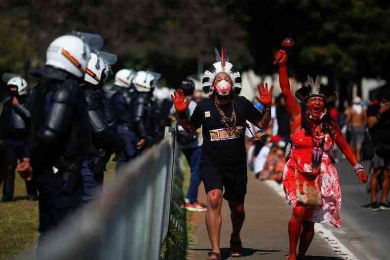 Indgenas protestam em Braslia contra o governo Jair Bolsonaro e propostas legislativas que consideram nocivas, como o PL 490