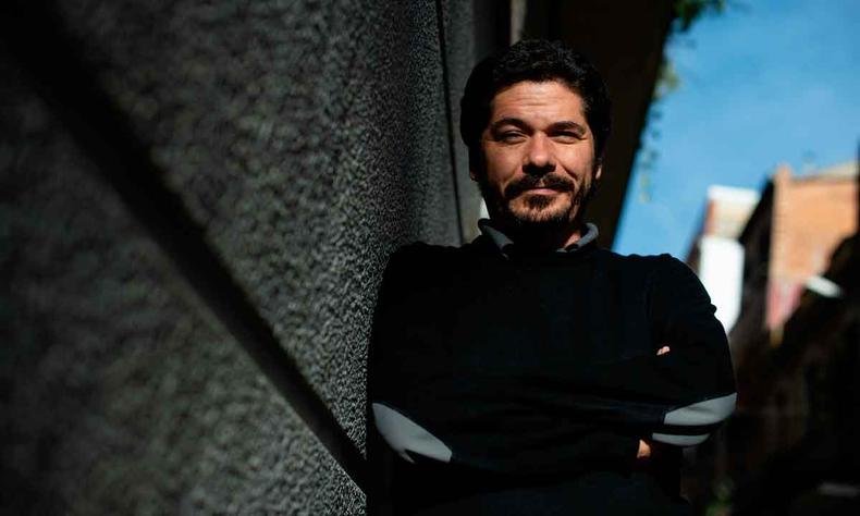 Juan Pablo Villalobos: imaginação de um mundo que abriga conjunto de vizinhos sem laços comunitários(foto: DANIEL BOSQUE/afp) Juan Pablo Villalobos: imaginação de um mundo que abriga conjunto de vizinhos sem laços comunitários