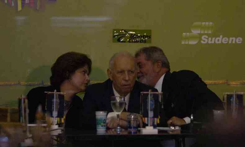 Dilma Rousseff, ento ministra-chefe da Casa Civil, Jos Alencar, vice-presidente, e Lula, presidente, em 2009