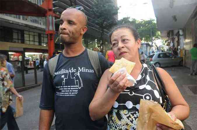 Mriam Marques e e o marido Clber reclamam da alta dos preos: pastel custava R$ 0,50 e agora  R$ 1(foto: Cristina Horta/EM/D.A Press)