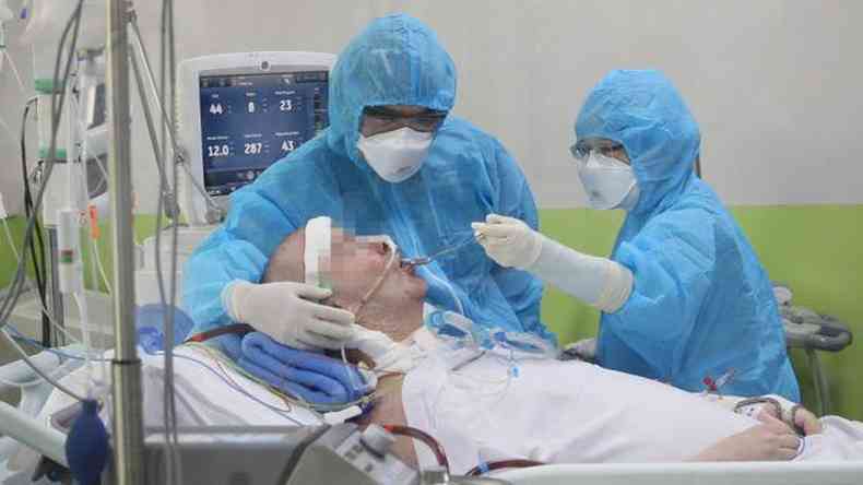 Piloto por pouco no precisou de um transplante pulmonar, quando a capacidade de seus pulmes caiu para 10%(foto: BBC)