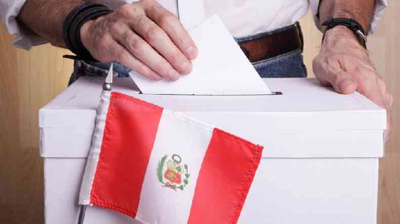 Seis dos 18 candidatos no Peru tm chances de chegar ao segundo turno da eleio mais acirrada dos ltimos anos(foto: Gertty Images)