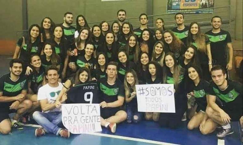Colegas de Henrique Papini fizeram uma homenagem para o estudante nas redes sociais (foto: Reprodu��o/Facebook )