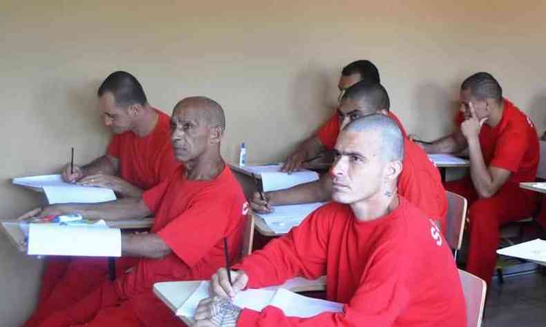 Enquanto cumprem suas penas, detentos focam no ensino em busca de oportunidades(foto: Seap-MG/Divulgao)