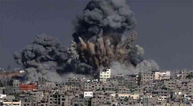 Israel realizou forte ataque contra Gaza nesta tera-feira(foto: AFP PHOTO / ASHRAF AMRA )