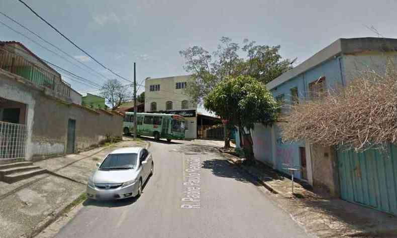 Acidente aconteceu na Rua Padre Paulo Reglio, no Bairro Cu Azul(foto: Reproduo/Google Street View)