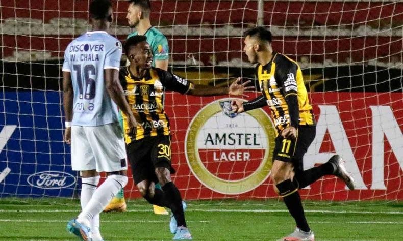 O boliviano The Strongest foi o 32� classificado para a competi��o, que ter� Atl�tico e Am�rica entre os brasileiros