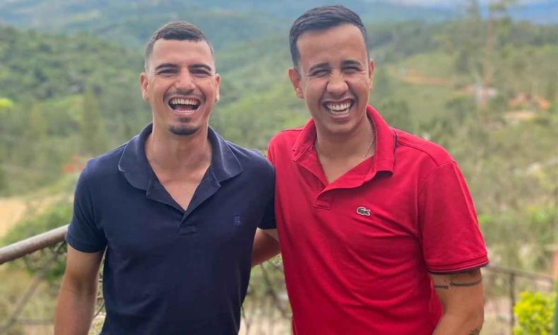 Vincius ao lado do amigo e compadre Allef