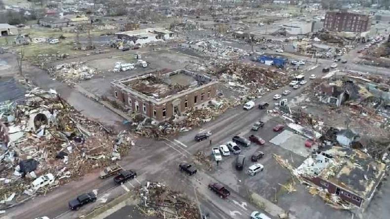 Vista aérea de Mayfield: cidade foi quase totalmente destruída(foto: Reuters) Vista aérea de Mayfield
