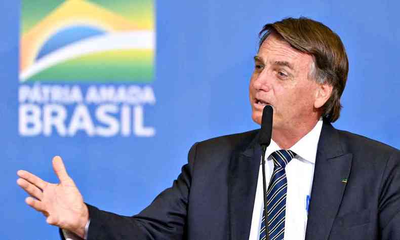 Bolsonaro v seu filho Eduardo ser processo pelo Conselho de tica da Cmara 