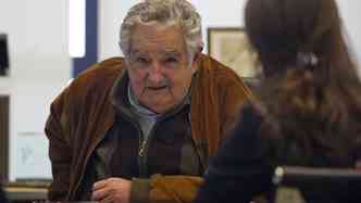 Presidente uruguaio Jos Mujica afirmou que a pena para o consumo ilegal da droga ser aumentada no pas(foto: DANIEL CASELLI / AFP)