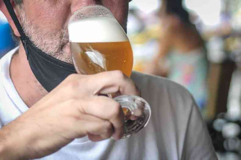 Consumo de bebidas alcolicas est liberado nos bares de Nova Lima(foto: Leandro Couri/EM/D.A Press)