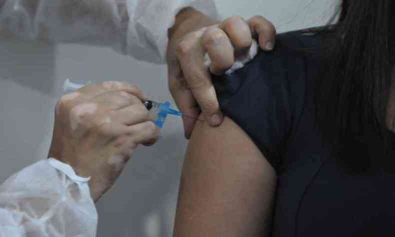 Municpios lanam vdeo para incentivar a vacinao contra a COVID-19(foto: Alexandre Guzanshe/EM/D.A Press)