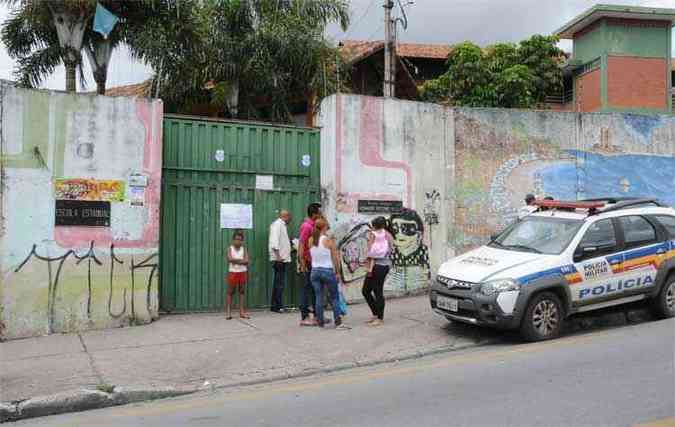 Escola Estadual Senador Teotnio Vilela ficou sem aulas hoje por causa de tiroteio na quinta-feira(foto: Juarez Rodrigues/EM/D.A Press)