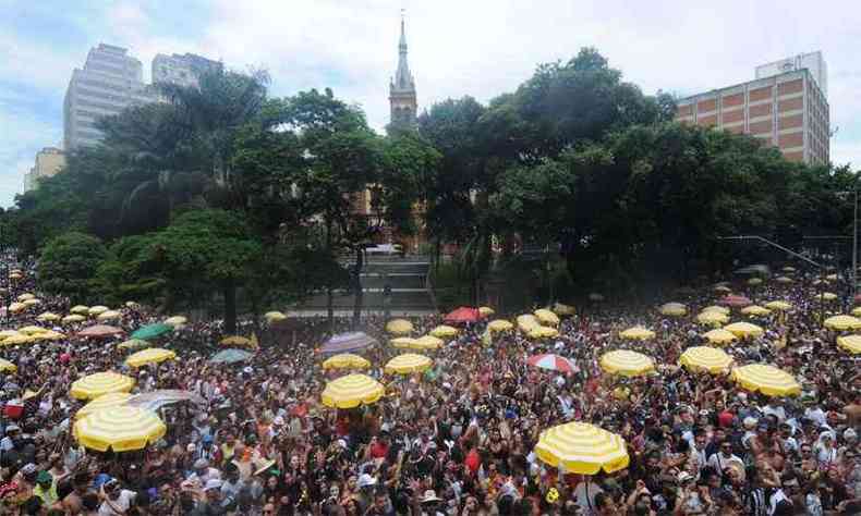 Carnaval rene multido em BH, capital do segundo estado mais populoso(foto: Leandro Couri/EM/DA Press)