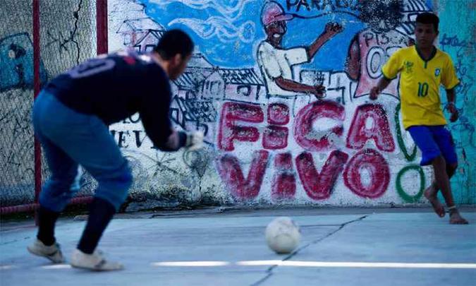 Com oficinas de esporte, lazer e cultura, Fica Vivo! visa atrair a população entre 12 e 24 anos de vilas e favelas para evitar homicídios(foto: Bruno Magalhães/Divulgação - 01/09/2014 ) Com oficinas de esporte, lazer e cultura, Fica Vivo! visa atrair a população entre 12 e 24 anos de vilas e favelas para evitar homicídios(foto: Bruno Magalhães/Divulgação - 01/09/2014 )