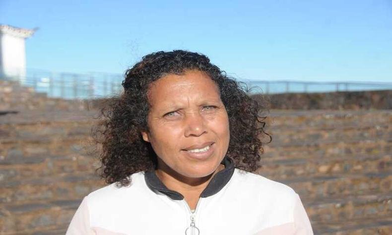 Mulher no alto da Serra da Piedade, pr�ximo ao santu�rio