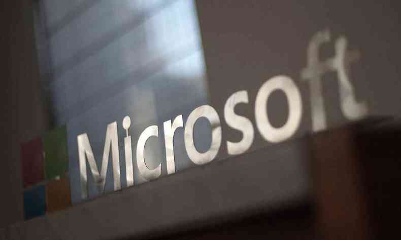Nesta foto de arquivo tirada em 27 de maro de 2014, o logotipo da Microsoft  visto antes do incio de um evento de mdia em San Francisco, Califrnia