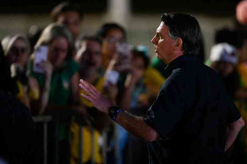 O presidente Jair Bolsonaro destacou vitria de aliados em oito estados e quer repetir desempenho no segundo turno