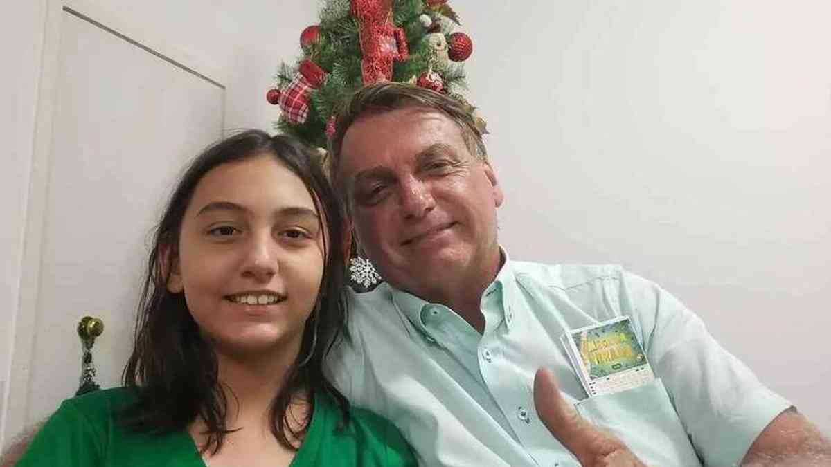 Bolsonaro, ao reencontrar a filha: Mais feliz impossível