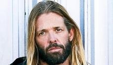 Taylor Hawkins, baterista do Foo Fighters, morre aos 50 anos