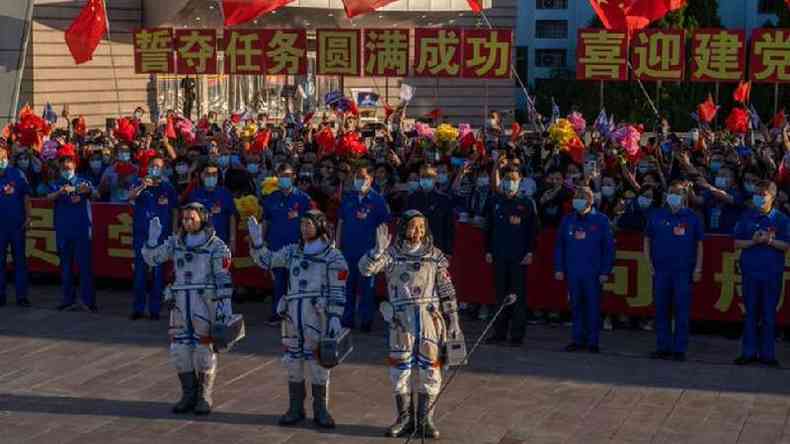 Cerimnia na China antes de uma misso espacial