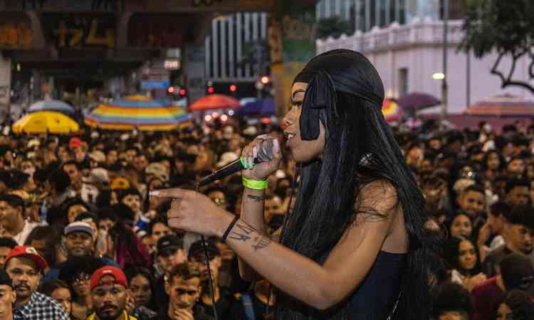 Rapper Colombiana faz show