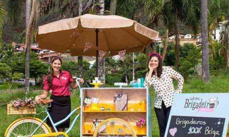 As irms e scias na Cad Meu Brigadeiro, Mnica e Fernanda Galan, viram a food bike em Portugal e, depois de uma Kombi adaptada para vender doces, customizaram uma bicicleta (foto: Arquivo Pessoal)