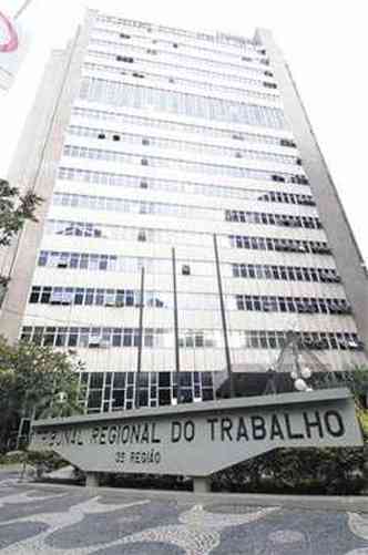 Fachada do TRT 3 Regio, em Belo Horizonte: auxlio-moradia representou em 2015 um gasto de R$ 15 milhes(foto: Marcos Vieira/EM/D.A Press)
