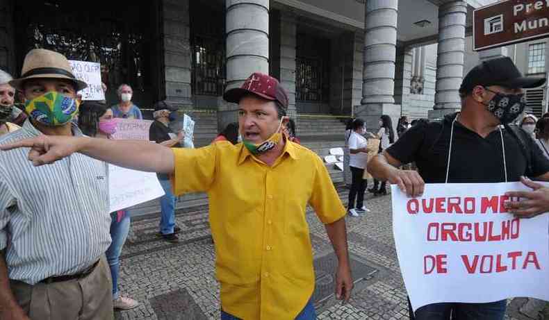 Manifestação de feirantes na porta da Prefeitura de BH(foto: Leandro Couri/ EM/ D.A Press)