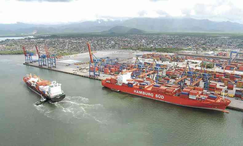A movimentao de cargas no Porto de Santos nos cinco primeiros meses deste ano conferiu ao perodo a sua melhor marca, com 66,5 milhes de toneladas