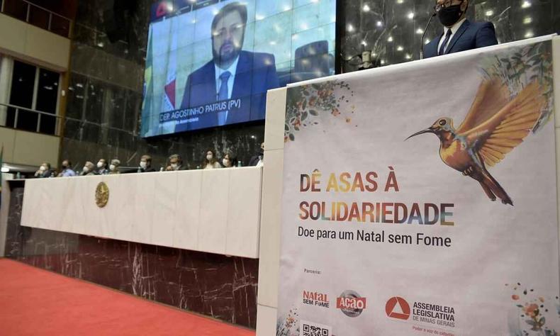 Para auxiliar pessoas em situação de pobreza, montagem de cestas básicas é estratégia(foto: Sarah Torres/ALMG) Cerimônia na Assembleia para adesão da Casa ao Natal sem Fome