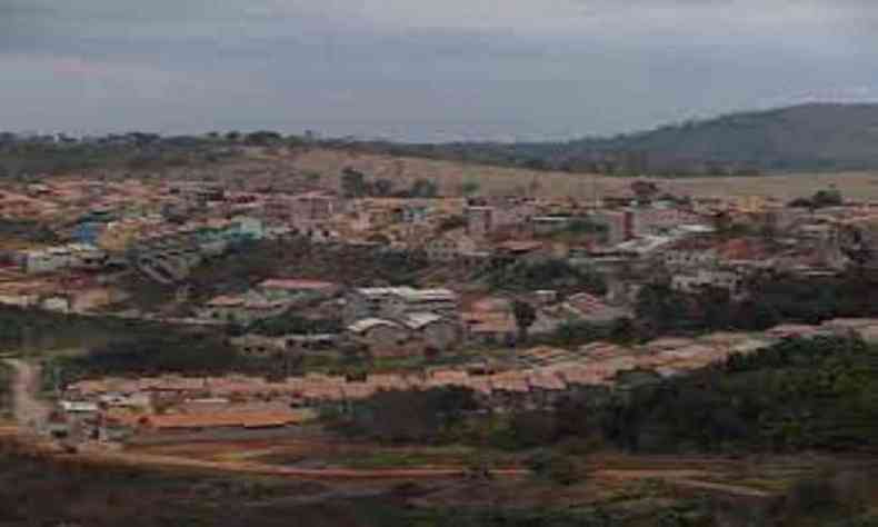 Carro com bandidos foi interceptado na entrada do Bairro So Pedro, em Esmeraldas