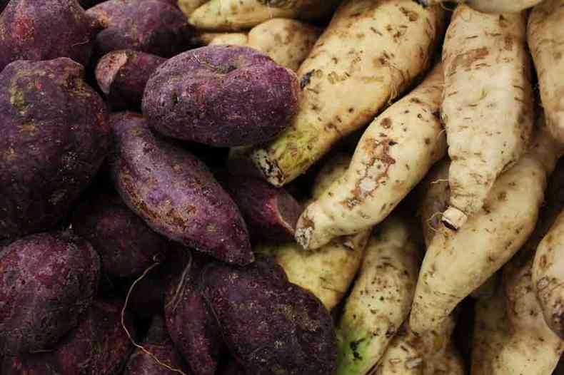 Da espcie dos tubrculos, a batata-doce  um alimento rico em carboidratos complexos, absorvidos pelo intestino de forma mais lenta