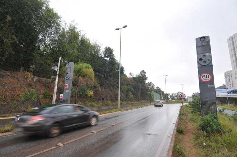 Radar no rodovia MG-030, em Nova Lima, na Regi�o Metropolitana(foto: Rodrigo Clemente/EM/D.A Press)