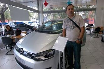 Robson Silva est� otimista com a economia do pa�s. Por isso, decidiu financiar R$ 30 mil do carro novo(foto: Cristina Horta/EM/D.A Press)