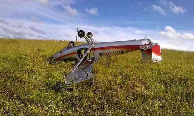 Aeronave foi a nona a cair na Regio Central desde agosto de 2014(foto: Corpo de Bombeiros/Divulgao)