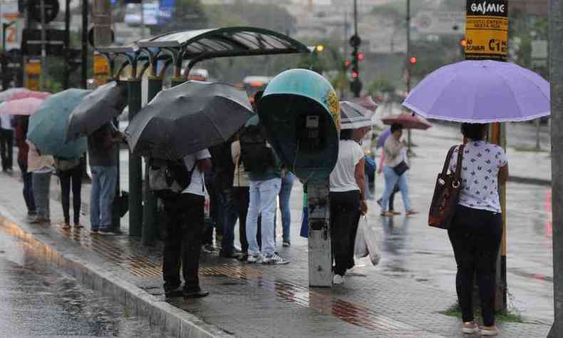 Chove em toda capital na tarde de tera-feira(foto: 18/11/2019 - Tulio Santos/EM/D.A Press)