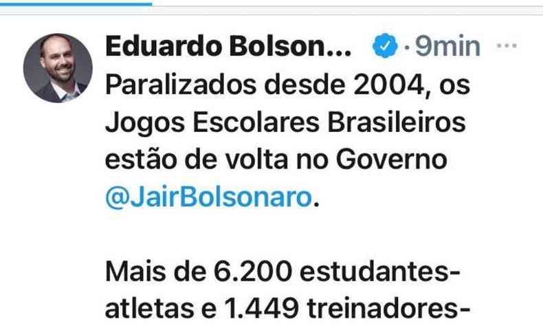 Deputado Eduardo Bolsonaro escorregou no portugus em postagem no Twitter(foto: Redes Sociais/Reproduo)