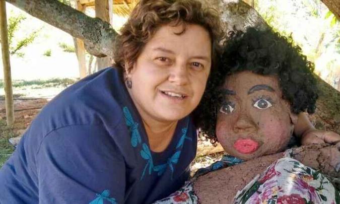 Artista plástica optou por criar junto à natureza(foto: Arquivo Pessoal) Artista plástica optou por criar junto à natureza(foto: Arquivo Pessoal)