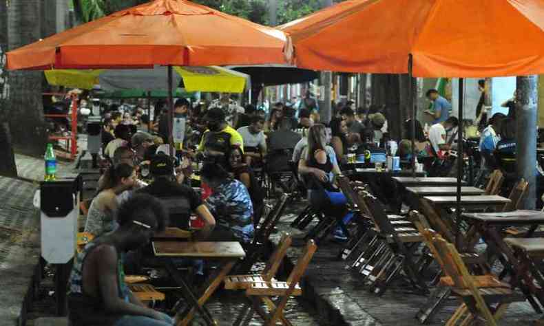 Bares e restaurantes de Belo Horizonte esto fechados desde 13 de maro(foto: Tulio Santos/EM/D.A Press)