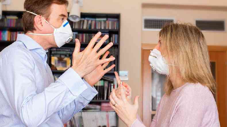 Estudos mostram que pandemia de covid-19 est afetando relacionamentos pessoais e convivncia em casa(foto: Getty Images)
