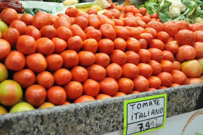 O tomate é responsável pela maior alta no IPCA de outubro, com aumento de 38,32% nos preços(foto: Ramon Lisboa/EM/D.A Press.)